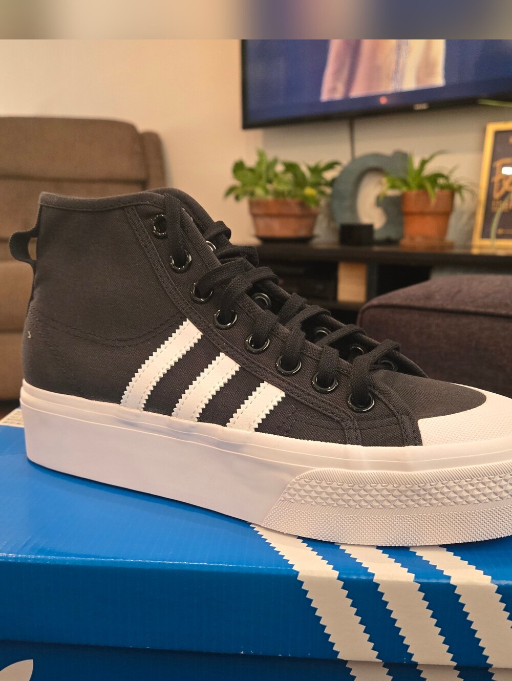ADIDAS Nizza Canvas Platform Mid Sneaker, Black/White, jr 6.5 / wom 7 / chn 240